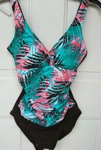 Pretty Palm Printed One Piece Swimsuit (Size 8)